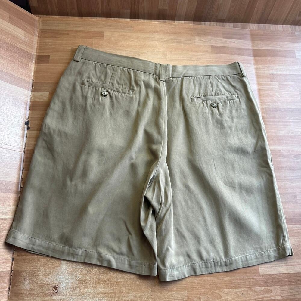 Tommy Bahama khaki, silk, men's flat front Chino golf shorts size 38 - Picture 4 of 14